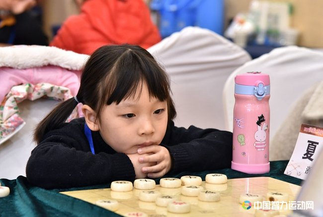 6岁小棋手夏墨获得儿童女子组季军